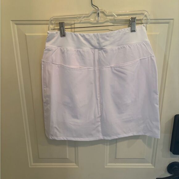 Tee Time White Women's Golf Skirt - Picture 4 of 4